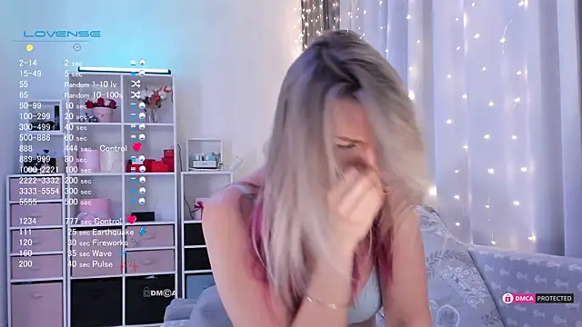 Karamelsw  online show from February 18, 11:52 pm