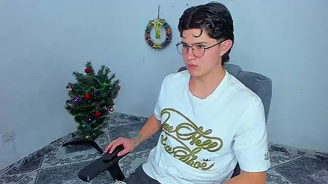 patrik 027 online show from December 16, 7:32 pm