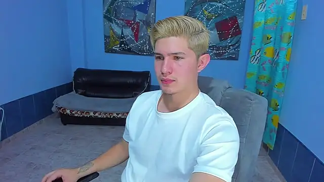 patrik 027 online show from October 7, 7:33 pm