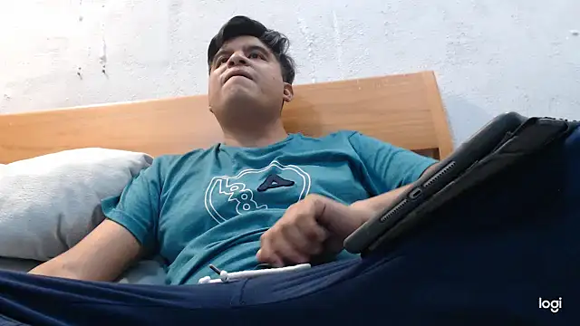 thor000089 online show from December 10, 5:28 am