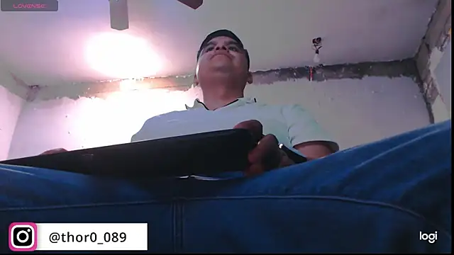 thor000089 online show from October 14, 4:35 am