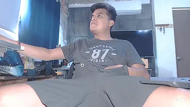 thor000089 online show from July 23, 3:54 pm