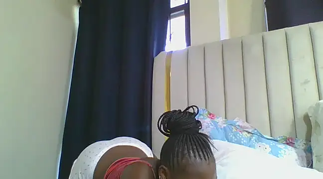 Snapshot of CuteJ chatting on February 13, 1:15 pm CuteJ online show from February 13, 1:15 pm