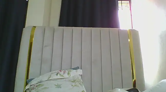 Snapshot of CuteJ chatting on February 22, 5:44 am CuteJ online show from February 22, 5:44 am