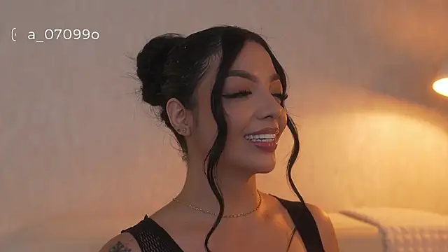 sarah hiill online show from February 21, 11:50 pm