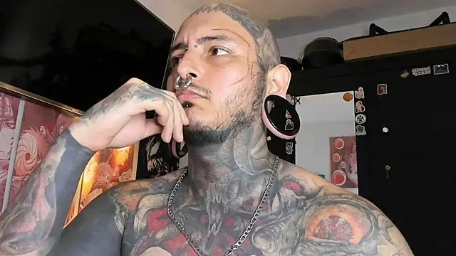 Snapshot of DEATHINK666XX chatting on February 6, 6:02 pm DEATHINK666XX online show from February 6, 6:02 pm