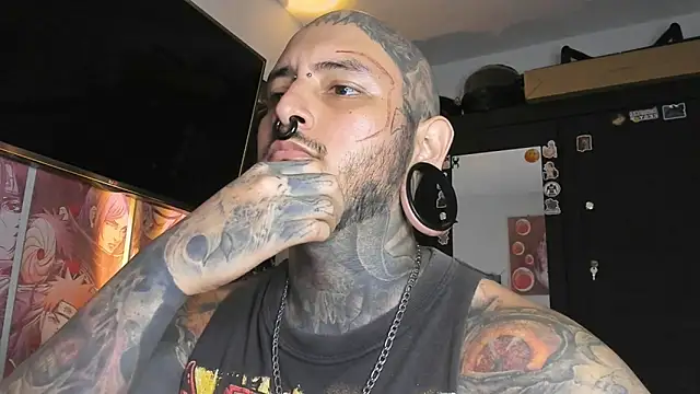 Snapshot of DEATHINK666XX chatting on February 13, 8:03 pm DEATHINK666XX online show from February 13, 8:03 pm