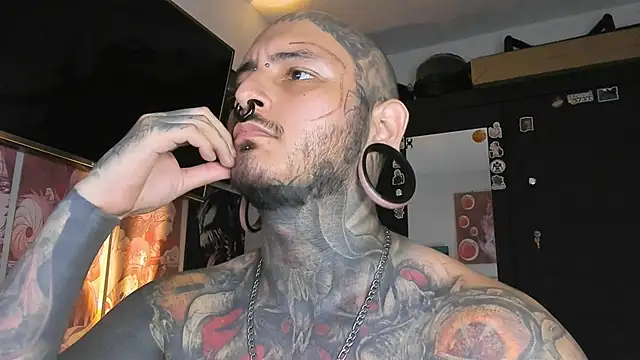 Snapshot of DEATHINK666XX chatting on February 16, 10:10 pm DEATHINK666XX online show from February 16, 10:10 pm