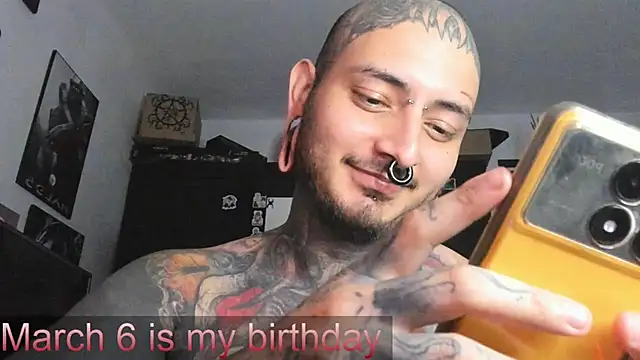 Snapshot of DEATHINK666XX chatting on March 5, 1:10 am DEATHINK666XX online show from March 5, 1:10 am