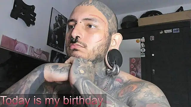 Snapshot of DEATHINK666XX chatting on March 6, 8:37 pm DEATHINK666XX online show from March 6, 8:37 pm