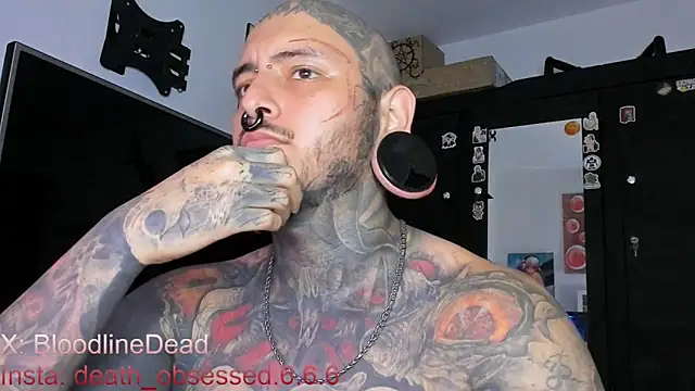 Snapshot of DEATHINK666XX chatting on March 11, 7:03 pm DEATHINK666XX online show from March 11, 7:03 pm