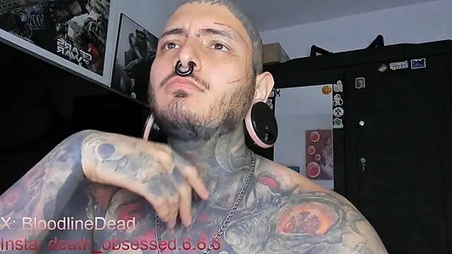 Snapshot of DEATHINK666XX chatting on March 14, 12:32 am DEATHINK666XX online show from March 14, 12:32 am