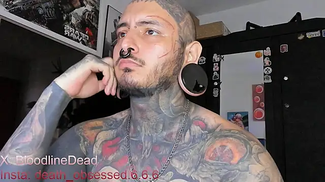 Snapshot of DEATHINK666XX chatting on March 14, 8:17 pm DEATHINK666XX online show from March 14, 8:17 pm