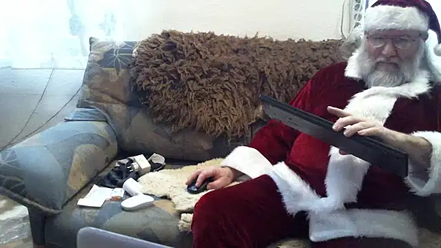SexySantaC online show from December 13, 8:47 pm
