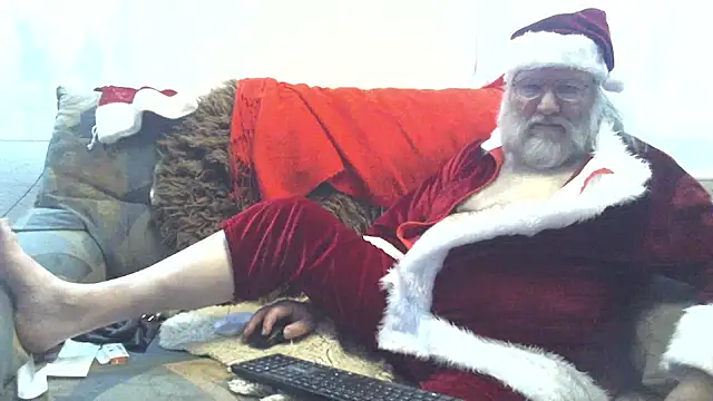 SexySantaC online show from December 14, 4:09 pm