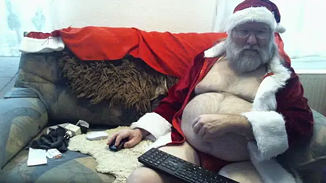 SexySantaC online show from December 14, 8:08 pm