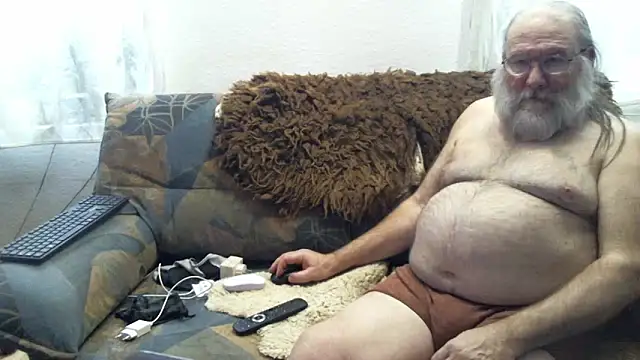 SexySantaC online show from December 29, 7:00 pm