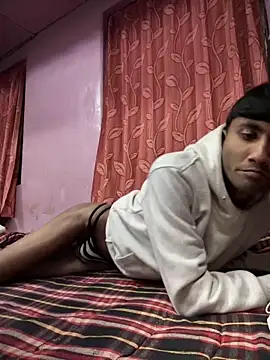 Snapshot of Sexyslimguyy chatting on January 2, 2:13 pm Sexyslimguyy online show from January 2, 2:13 pm