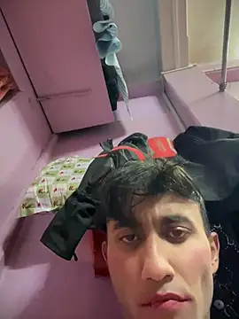 Snapshot of Sexyslimguyy chatting on January 19, 2:17 pm Sexyslimguyy online show from January 19, 2:17 pm