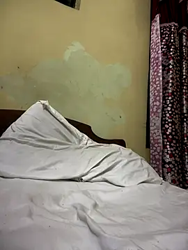 Snapshot of Sexyslimguyy chatting on November 27, 3:58 pm Sexyslimguyy online show from November 27, 3:58 pm