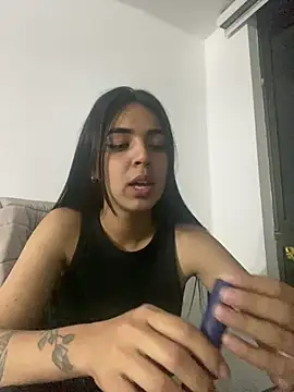 Snapshot of Miss_Nicole chatting on December 19, 5:07 am Miss Nicole online show from December 19, 5:07 am