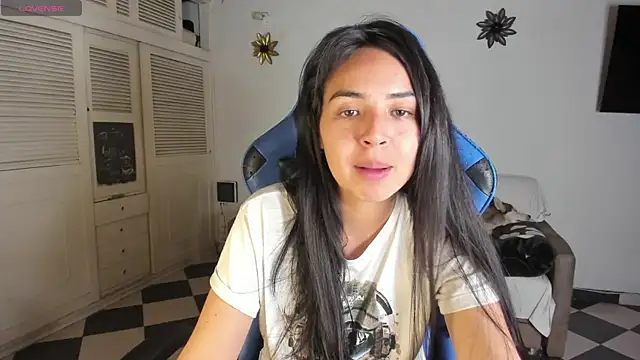 Snapshot of Miss_Nicole chatting on December 27, 1:53 am Miss Nicole online show from December 27, 1:53 am