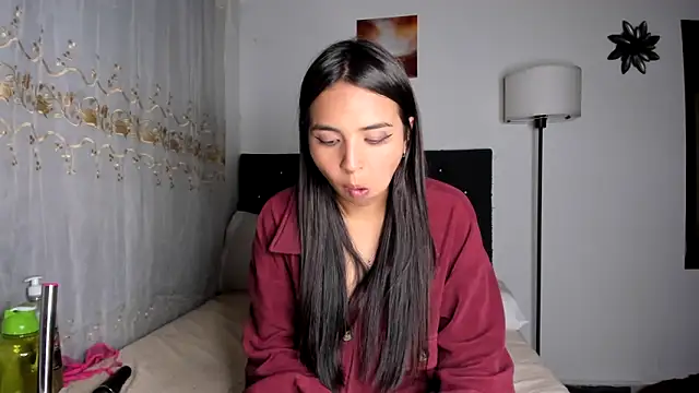 Snapshot of Miss_Nicole chatting on February 8, 5:18 am Miss Nicole online show from February 8, 5:18 am