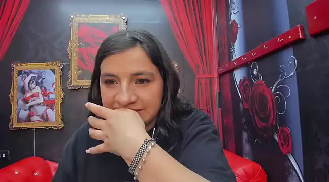 AmaiaDavies online show from December 3, 1:41 am