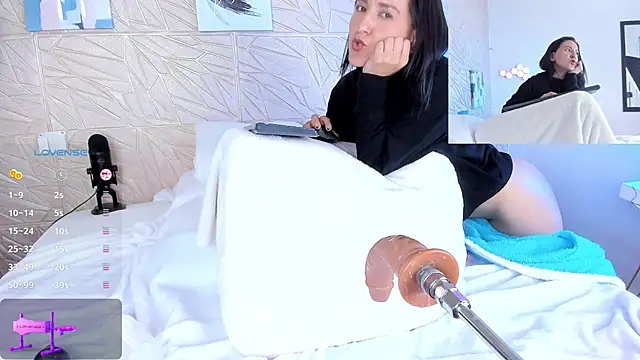 evaa rose online show from January 23, 1:45 pm