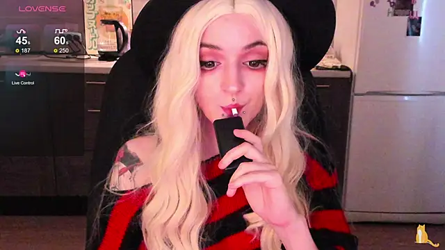 Snapshot of spticc chatting on October 28, 7:45 am spticc online show from October 28, 7:45 am