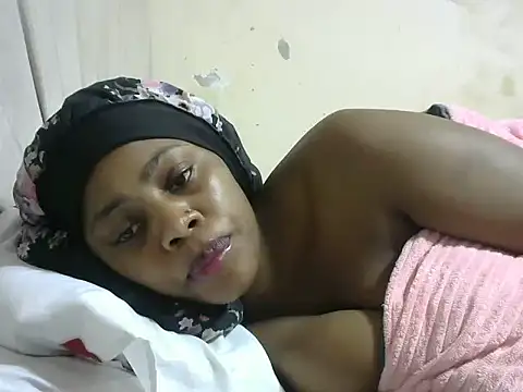 naughty miami online show from December 17, 7:20 pm