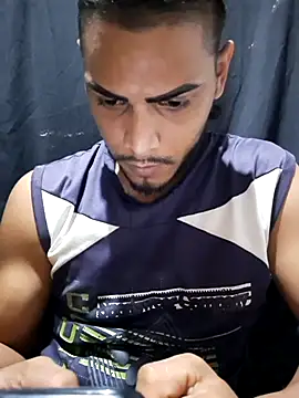 Snapshot of apolodiosgriego chatting on July 5, 10:17 pm apolodiosgriego online show from July 5, 10:17 pm