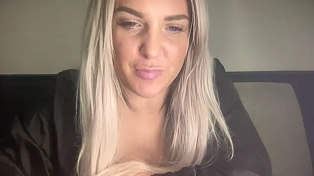 Bustyblondebabe32 online show from January 5, 3:53 am