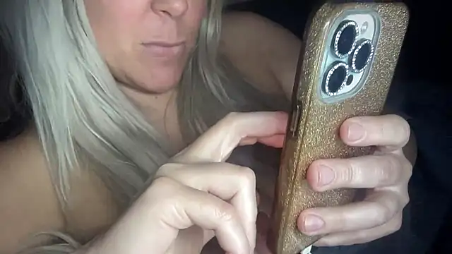 Bustyblondebabe32 online show from January 13, 3:12 am