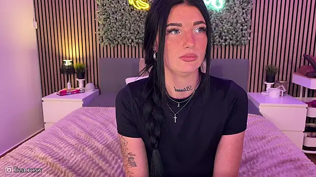 LizaRoxx online show from October 6, 7:11 pm