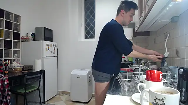 SQUIRRRTER online show from April 10, 4:12 pm