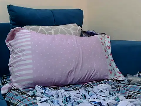 Snapshot of divineass_1 chatting on March 6, 11:23 pm divineass 1 online show from March 6, 11:23 pm