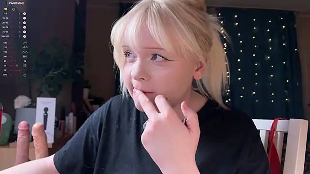 LisaLaas online show from March 26, 10:04 pm