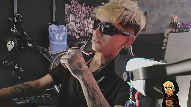 AcidMilo online show from January 31, 7:11 pm