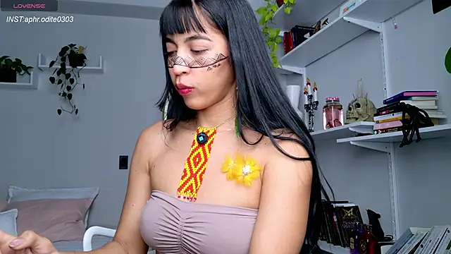 Snapshot of Nikol-JE chatting on October 25, 8:03 pm Nikol-JE online show from October 25, 8:03 pm