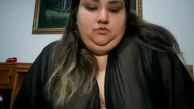 nicholle online show from April 29, 9:32 pm