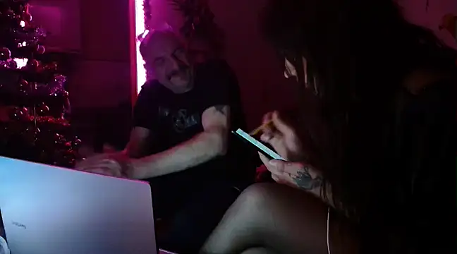 TransandBoy online show from December 25, 4:33 am