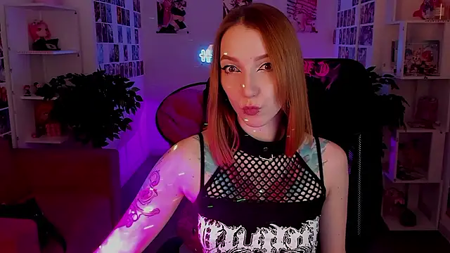 PrettyReckess online show from December 4, 8:12 am