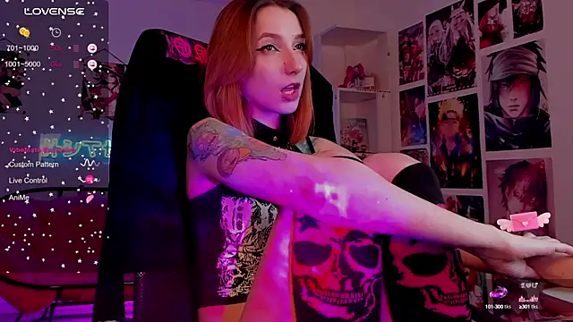 PrettyReckess online show from December 4, 2:48 pm