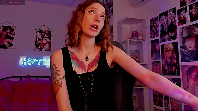 PrettyReckess online show from January 2, 10:58 am