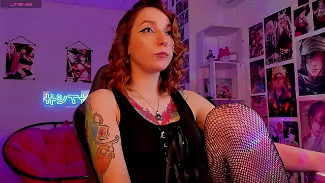 PrettyReckess online show from January 6, 12:02 pm
