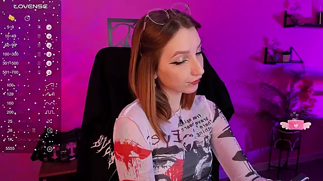 PrettyReckess online show from February 7, 9:58 am