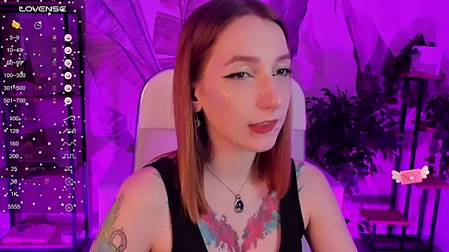 PrettyReckess online show from February 18, 11:33 am