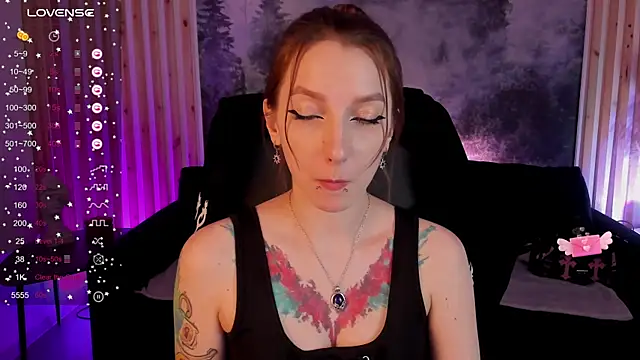 PrettyReckess online show from February 20, 2:35 pm