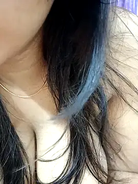Snapshot of Nia__09 chatting on February 18, 10:14 pm Nia 09 online show from February 18, 10:14 pm